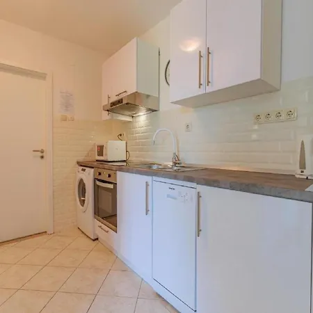 - Comfort Two-bedroom F5 アパート ルンバルダ