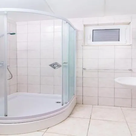 Apartment - Comfort Two-bedroom F5 Lumbarda
