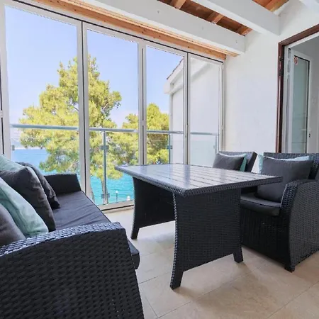 - Comfort Two-bedroom F5 *