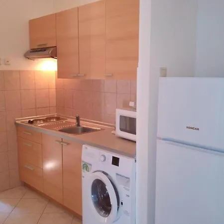 Apartment - Comfort Two-bedroom F5 Lumbarda